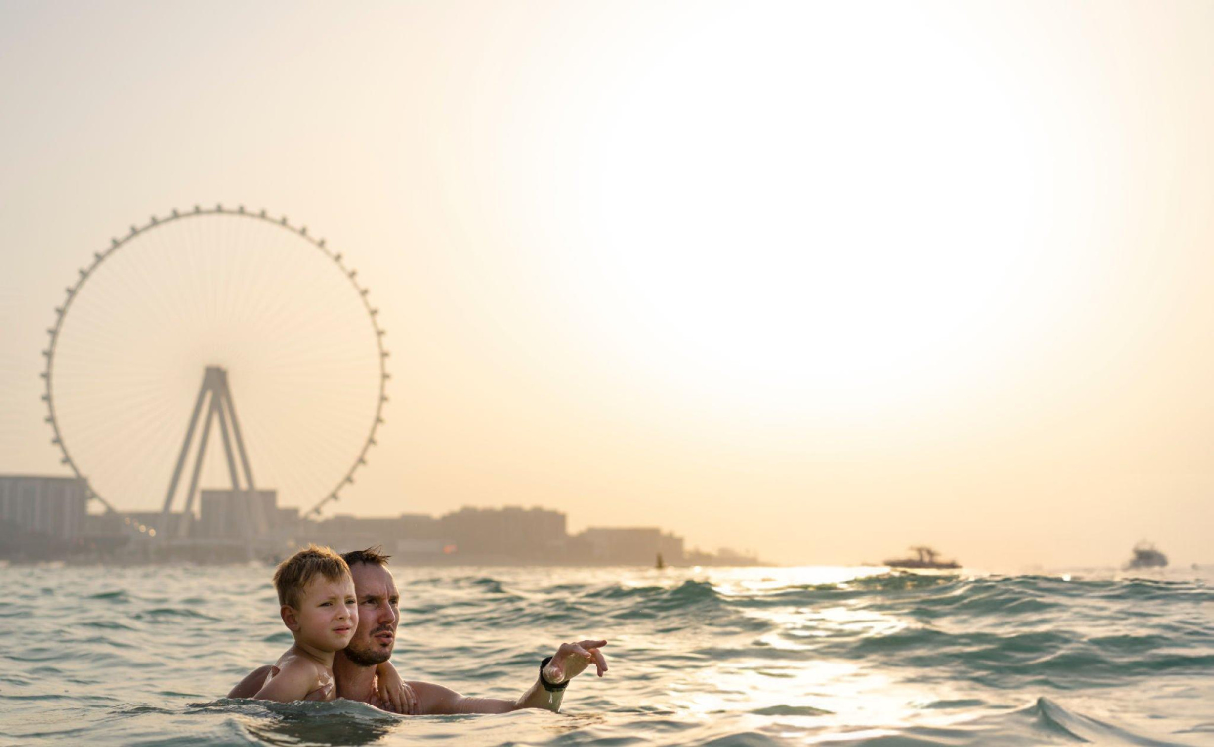 Családi szponzoráció