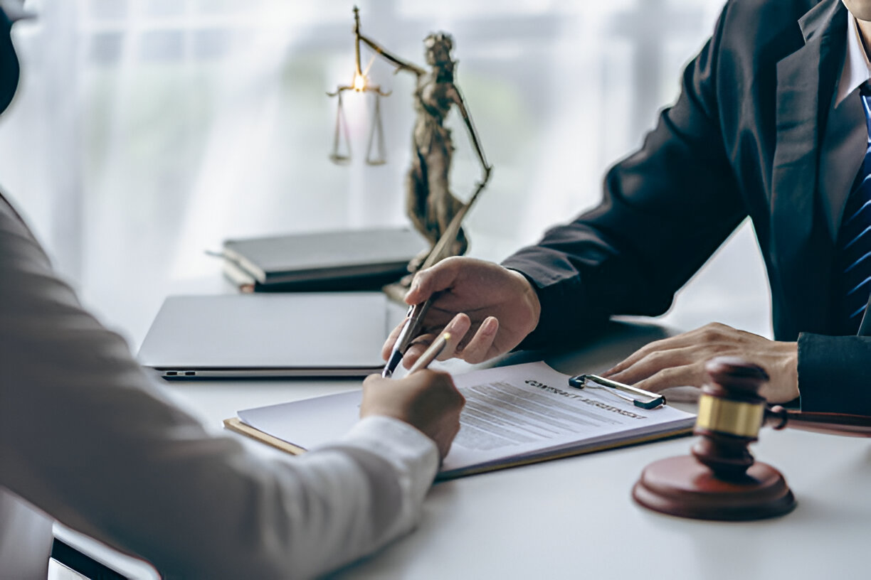 Jogi tanácsadás (UAE és nemzetközi)